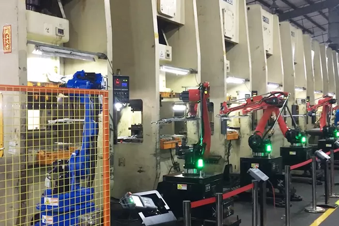 Electronics Industry Stamping Robots and Manipulators Solutions